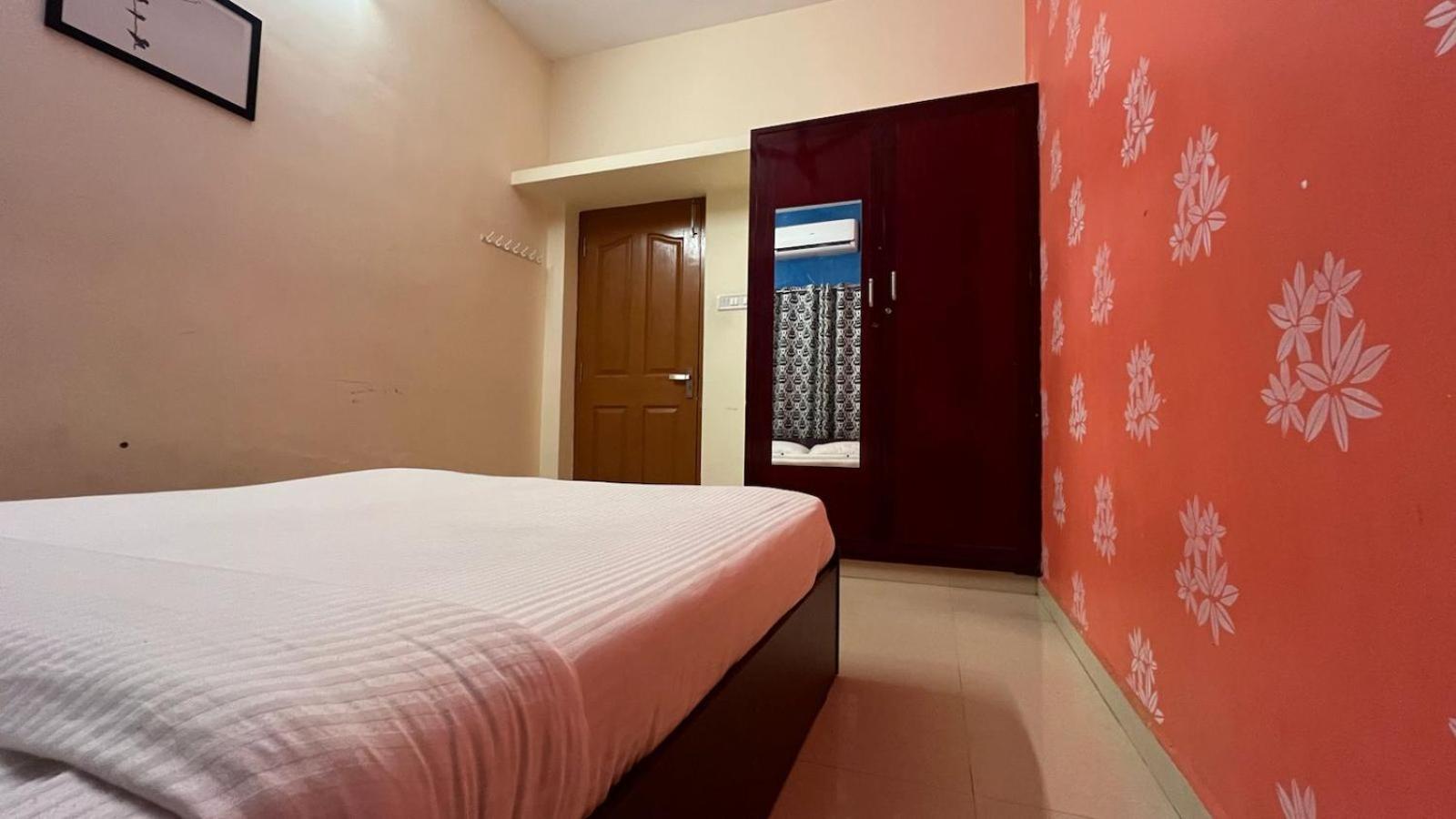 Shri Sai Balavany Residency Пондичерри Экстерьер фото