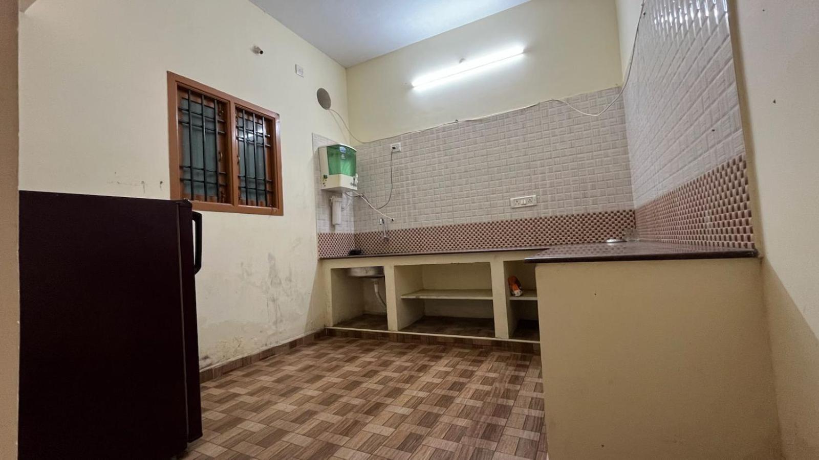 Shri Sai Balavany Residency Пондичерри Экстерьер фото